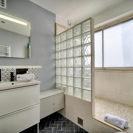 Upstays California View 29m Apartment